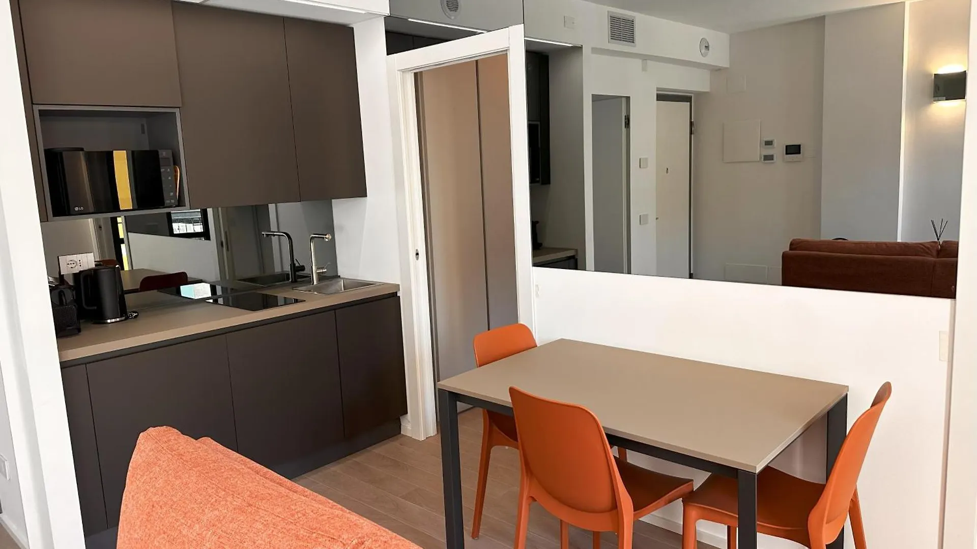 شقة Navigli Relax With Private Balcony And Parking ميلان