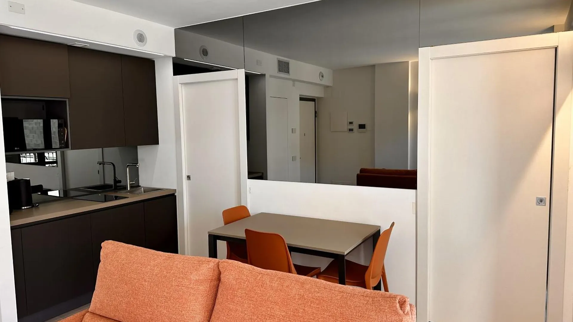 Navigli Relax With Private Balcony And Parking Lägenhet Milano Italien